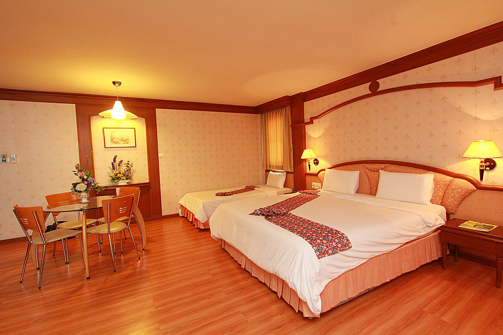 Sakol Hotel Хатъяй Экстерьер фото