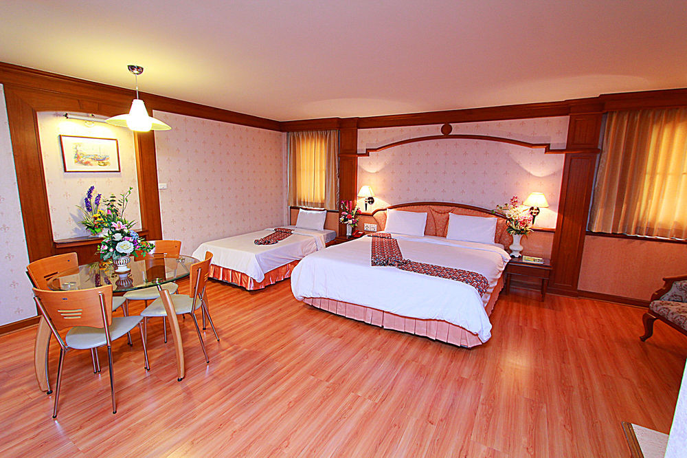 Sakol Hotel Хатъяй Экстерьер фото