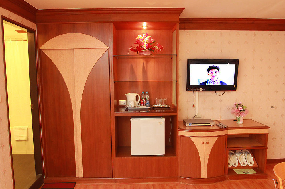 Sakol Hotel Хатъяй Экстерьер фото