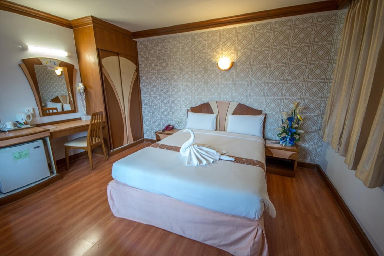 Sakol Hotel Хатъяй Экстерьер фото